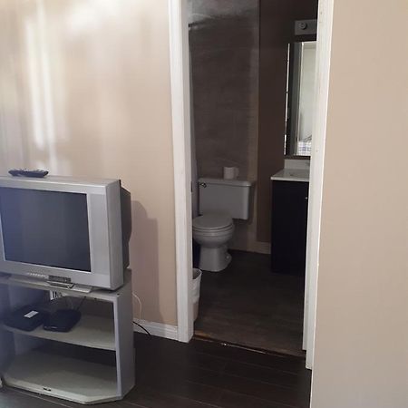 Travellers Rest Motel Salmon Arm Bagian luar foto