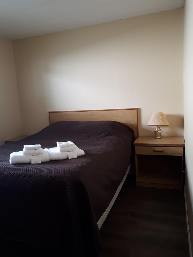 Travellers Rest Motel Salmon Arm Bagian luar foto